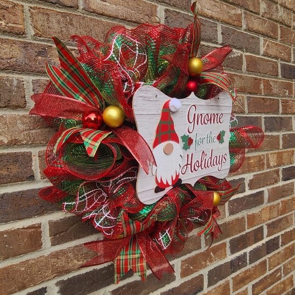 CHRISTMAS Gnome Wreath, Gnome Christmas decor, Gnome for the Holidays Wreath - Picture 4 of 4